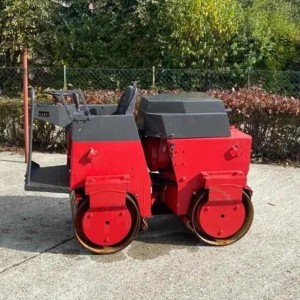 Bomag BW90ADL roller